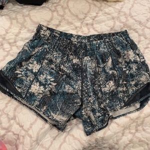 green hotty hot shorts lululemon